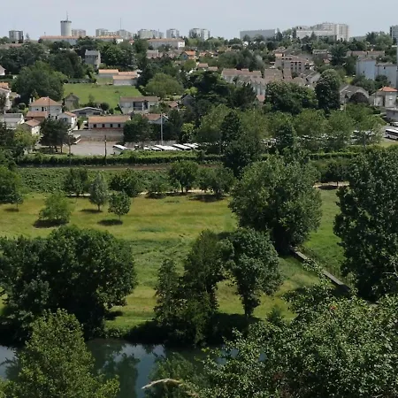 Lägenhet Meuble Proche Du Futuroscope *